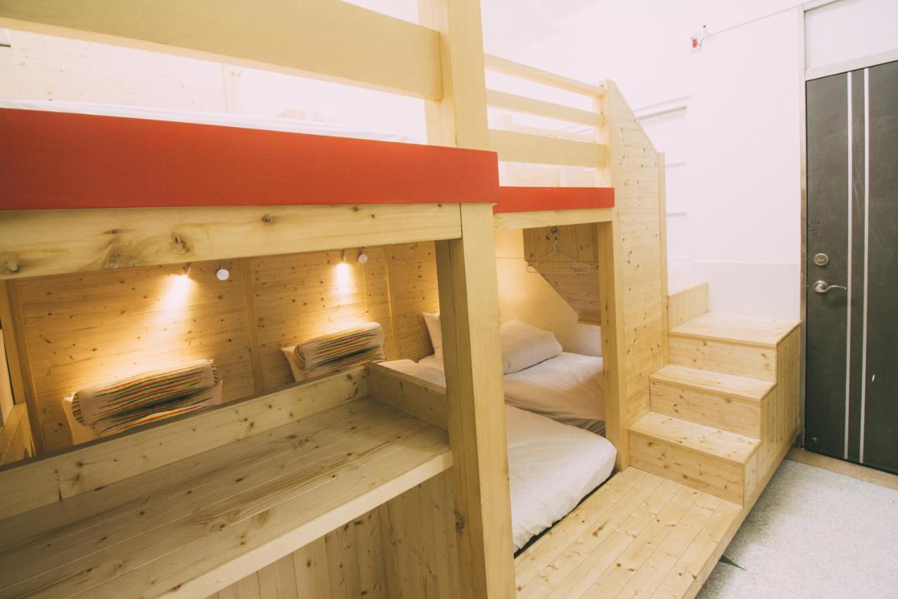 阿信輕旅 Appartement Tainan Buitenkant foto