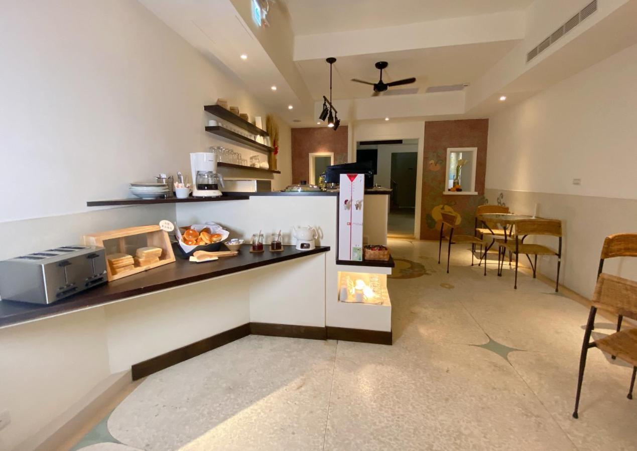 阿信輕旅 Appartement Tainan Buitenkant foto